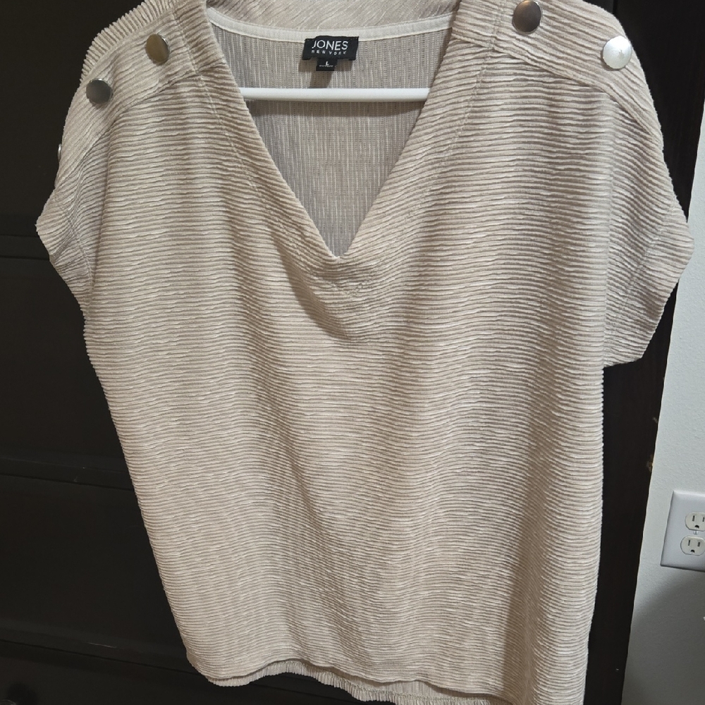 Jones New York Cream Textured V-Neck Short Sleeve Top with Shoulder Buttons
